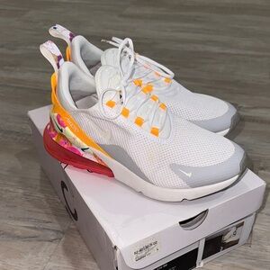 Nike: Air Max 270 SE Summit White Sneakers Size 8.5